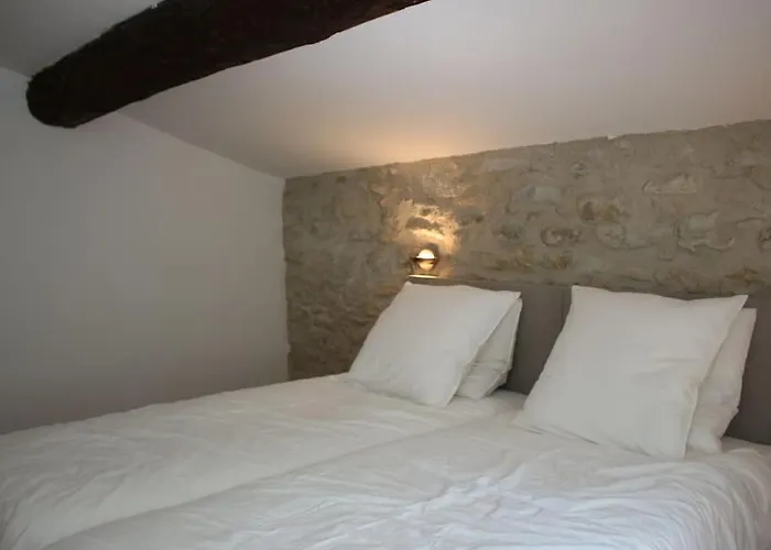 Le Moulin, Avec Parc, Piscine, Au Coeur Du Village * Villegly